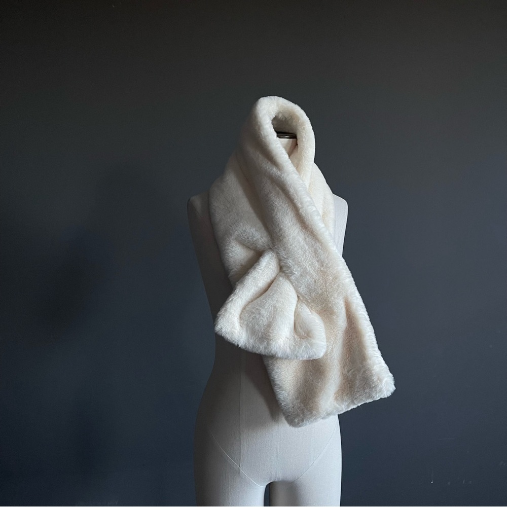 Apparis Ivory Vegan Faux Fur Scarf | Luxe Winter Wrap | NWT | $98 Retail